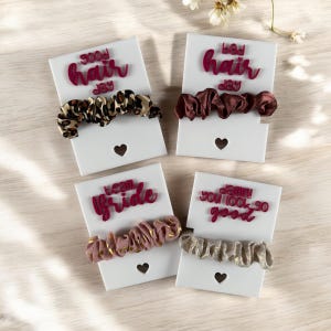 File di stampa 3D - STL - 3MF - Bambu Studio - Porta elastico per capelli - Carta regalo - Bad Hair Day - Team Bride - Set di 4