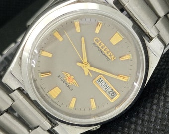 Genuine Vintage Citizen automatic 8200 japan mens day/date original dial watch 608j-a317094-1