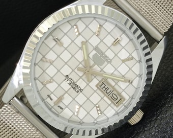 Vintage Seiko 5 Automatik 6309a Refurbished Japan Herren Day / Date Weiße Farbe Zifferblatt Transparent Zurück Armbanduhr A440338-1