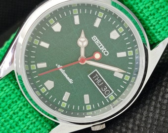 Vintage refurbished Seiko automatic Japan mens day/date green dial watch 610b-a317923-1