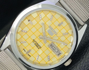 Reloj de pulsera Seiko 5 vintage, automático, reacondicionado, Japón 6309a, para hombre, con día/fecha, esfera amarilla, fondo transparente, a440234-1