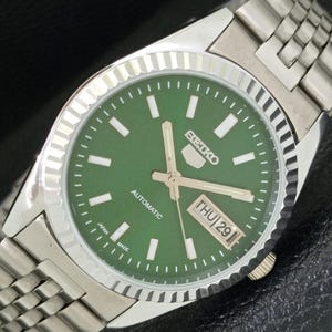 ★Vintage SEIKO 5★自動巻き★17石 Day/Date★稼働品★ Seiko 5 Automatic Vintage Red Dial Day/Date 17 Jewels Men's