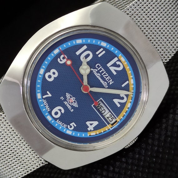 Rare Vintage Citizen automatic 8200 japan mens day date blue watch