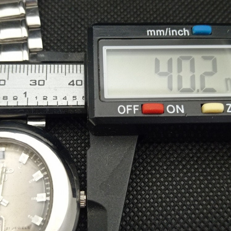 Day/date @ 6 Vintage Seiko 5 Automatic 6319a Japan Mens