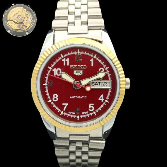 Vintage Seiko 5 Automatic Japan Mens Day date Golden Movement