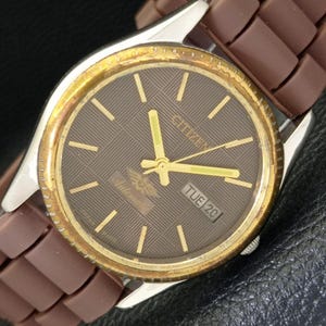 Vintage mens citizen day&date 8200 japan automatic brown dial watch 430657-a