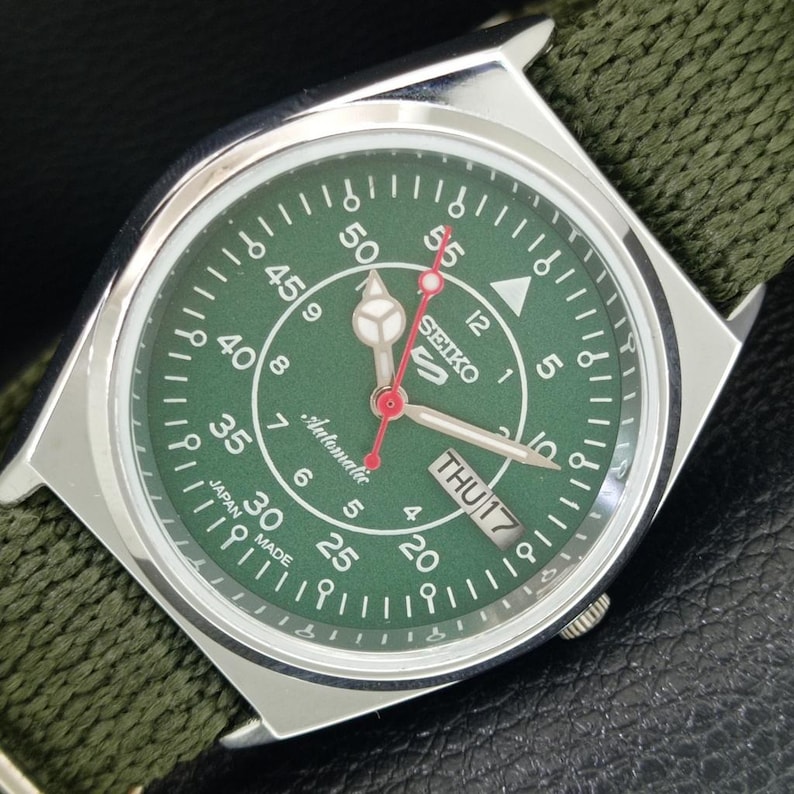 Vintage Seiko 5 Automatic 6309a Renoverad Japan Herrarmbandsur med dag/datum, grön urtavla och transparent baksida a442196-1 bild 1