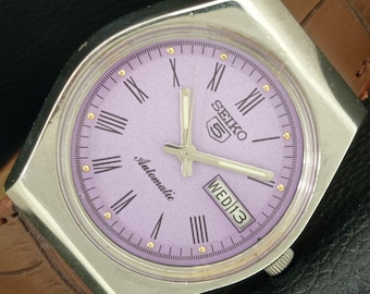 Reloj Seiko 5 automático vintage 6309A japonés para hombre, con indicador de día y fecha, esfera morada con números romanos (a708306)