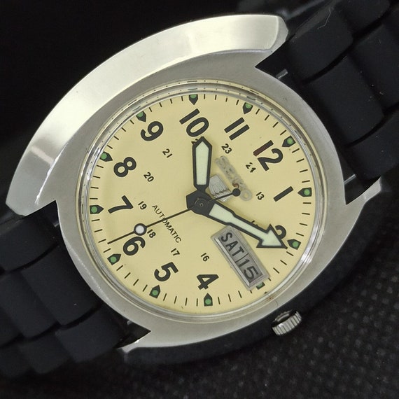 Vintage Seiko 5 Automatic 7006a Japan Mens Day date Cream Dial