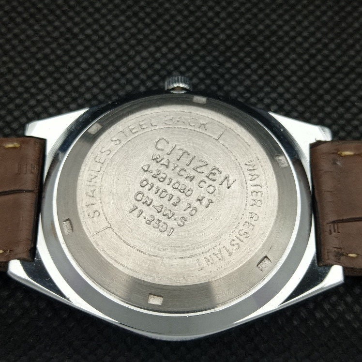たか様H107_A1シルバー Vintage Refurbished Citizen Automatic 8200 Japan Mens Date