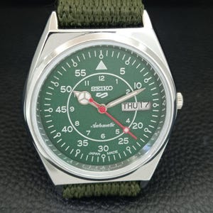 Vintage Seiko 5 Automatic 6309a Renoverad Japan Herrarmbandsur med dag/datum, grön urtavla och transparent baksida a442196-1 bild 5