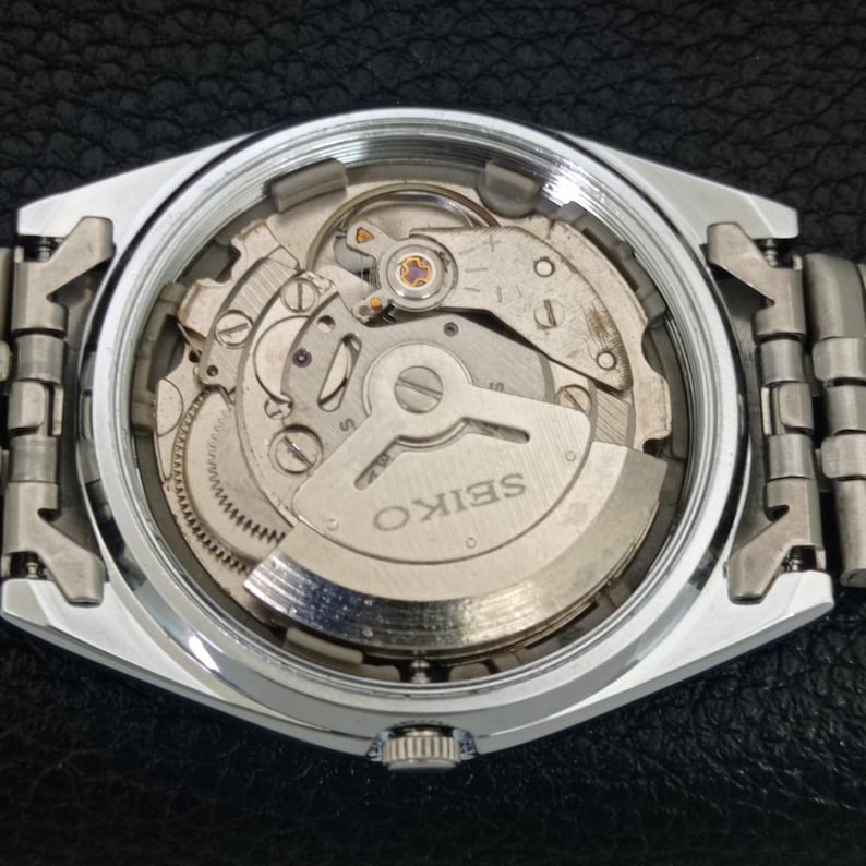 Vintage Seiko 5 Automatic 6309a Refurbished Japan Mens Day/Date Roman Figure Black Color Dial Transparent Back Jubilee Strap Watch a442119-1 image 11
