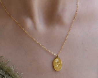 18K Gold Birth Flower Necklace Floral Necklace with Marigold and Rose Zodiac Birth Month Gold Necklace Waterproof Gold Jewelry
