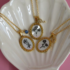 Gold Filled Geburtsblume Oval Charm · Familie Halskette Anhänger mit Charme Geburtstag Blume Floral Halskette Geschenk für Mama