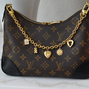 Dije para bolso, cadena para bolso bañada en oro con dije múltiple, dijes para bolso de mujer, accesorios para bolso, dije con inicial de piedra de nacimiento
