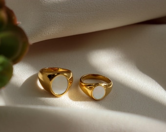 Gold Pearl Statement Ring Band Ring Freshwater · Natural Mother of Shell Pearl Signet Rings · Vintage Jewelry Non Tarnish Elegant Pearl Ring