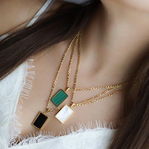 Gold Rectangle Pendant Black Green White Mother of Shell Necklace Gold Chain Necklace Dainty Jewelry Waterproof 1975 Box Band Women Jewelry