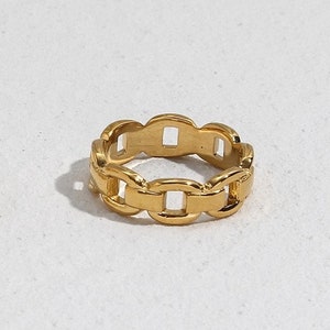 Gold Chain Ring Gold Over Stainless Steel Waterproof Vintage Style Statement Ring Signet Waterproof Jewelry Non Tarnish Finger Rings Gift image 1