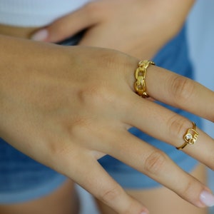 Gold Chain Ring Gold Over Stainless Steel Waterproof Vintage Style Statement Ring Signet Waterproof Jewelry Non Tarnish Finger Rings Gift image 5