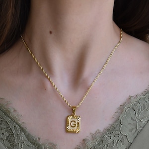 18K Gold Anfang Halskette G Buchstabe Medaille Alphabet Anhänger Halskette Gold Schmuck Quadrat Medaillon Gold Geschenk Schmuck wasserdicht Geburtstagsgeschenk