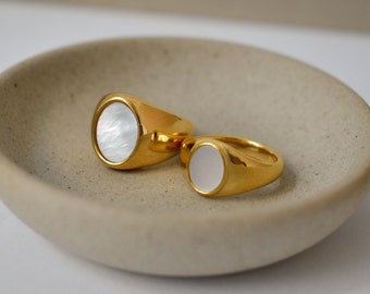 Gold Filled Statement Band Ring - Oval Vintage White Mother of Shell Signet Ring Style Gold Jewelry Waterproof Jewelry Personalized Mom Gift