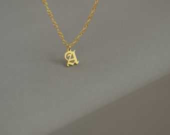 Celtic Calligraphy Initial Necklace ・ Gold A Letter Uppercase Charm Necklace Medieval Victorian Font Pendant Gold Filled Chain Women Jewelry