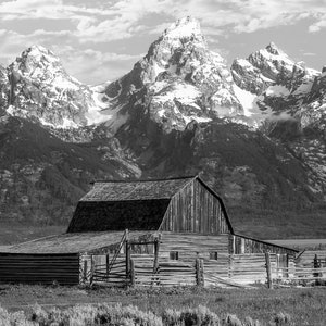 Grand Teton National Park, Moulton Barn, Schwarzweiße Leinwand Wandkunst Fotodrucke, Historische Landschaft, Wanddekor für Haus oder Büro