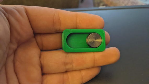 Magnetic Slider Fidget Toy thumbnail 3