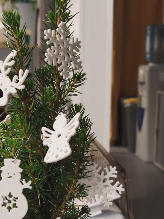 Festive Christmas Decoration thumbnail 9