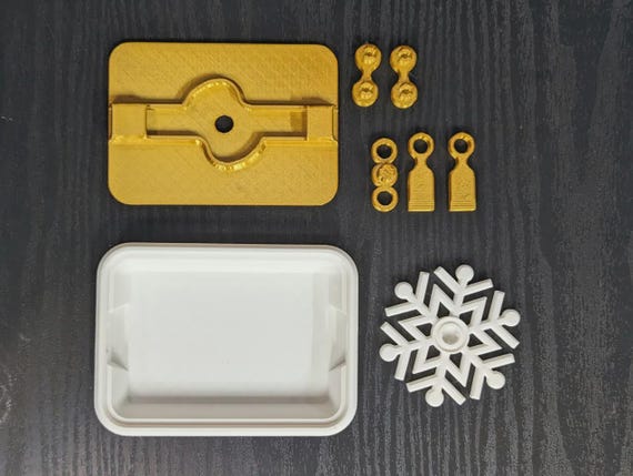 Mechanical Puzzle Box: Interactive Locking Gift Card Holder (3D Printed) thumbnail 10