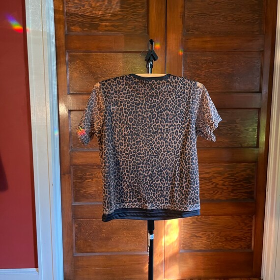 No Boundaries Fine Mesh Leopard Print Crop Tee Me… - image 5