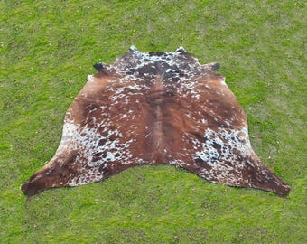 Real Brown And White Tri-color Cowhide Rugs for Home Decor - Real Hair-on Cowhide Rugs for Living Room - Spotted Floor Area Cowhide Rugs