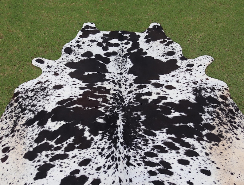 Natural Black and White Cowhide Rugs, Hair on Brazilian Cow Skin Area