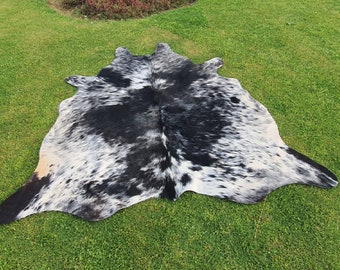 Tappeto in pelle di mucca bianco e nero, pelle di mucca maculata bianca e nera, pelle di mucca per l&#39;estetica della camera da letto, tappeto morbido con stampa animalier, tappeto da pavimento