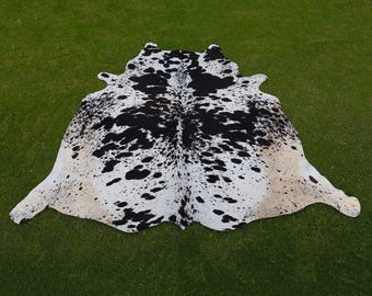 Tappeto in vera pelle di mucca - Tappeto in pelle di mucca nera e bianca - Tappeto in pelle maculata nera - Pelle di mucca per arredamento - Grande tappeto in pelle di mucca con pelo