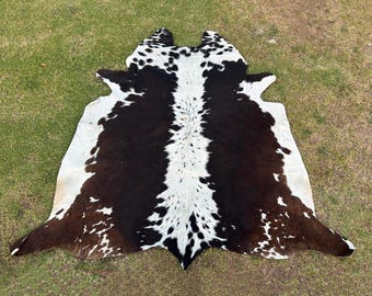 Large Tricolor Cowhide Rug Hair On Cowhide for Home Decor Brown and White Real Cowhide Rug Genuine Cow Skin Rug Brazilian Cowhide Area Rug