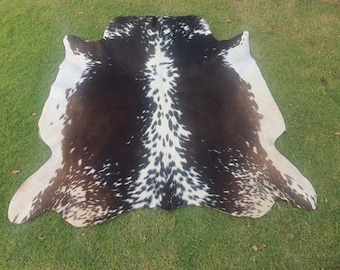 Natural Tricolour cowhide-Brindle Cowhide Rug-Leather Carpet-Hair on hides-Brown Black and white cowhide rug-Cow hide rug-Tricolor cowhide