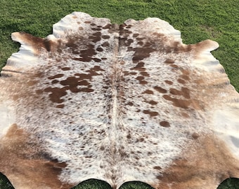 Tapis en cuir de vachette véritable - tapis en peau de vache marron et blanc, tapis en peau de vache, meilleures peaux de décoration de salon - peau de vache bringée - tapis en peau de vache tricolore