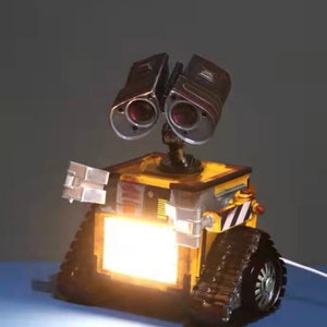 Wall-E Metal Robot Lamp, the Movie Wall.e Robot for Collection, Wall E and Eve Robot,Unique Gift