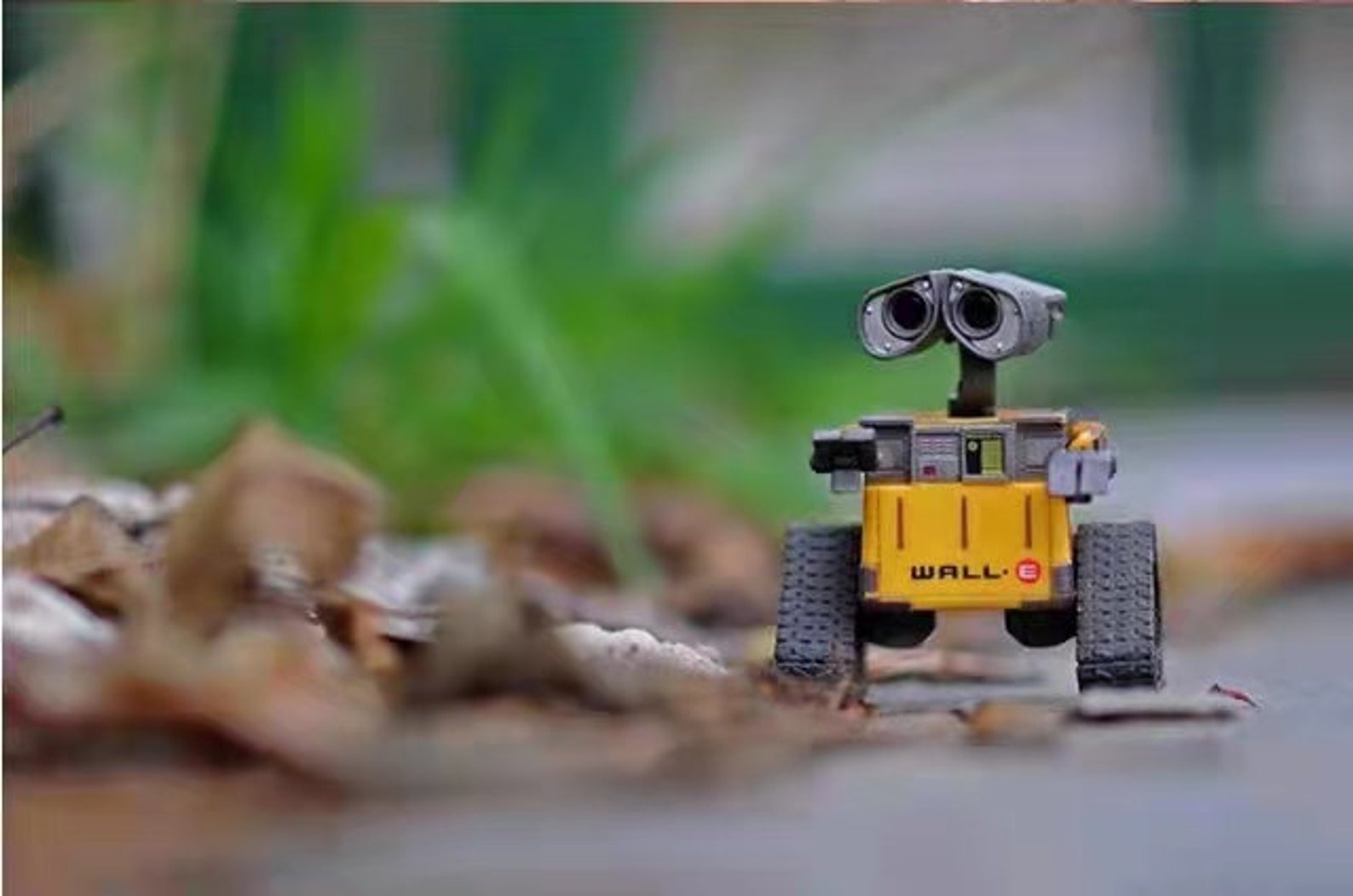 Mini Walle Robot 3D Figure Handicraft Wall E and Eve Etsy