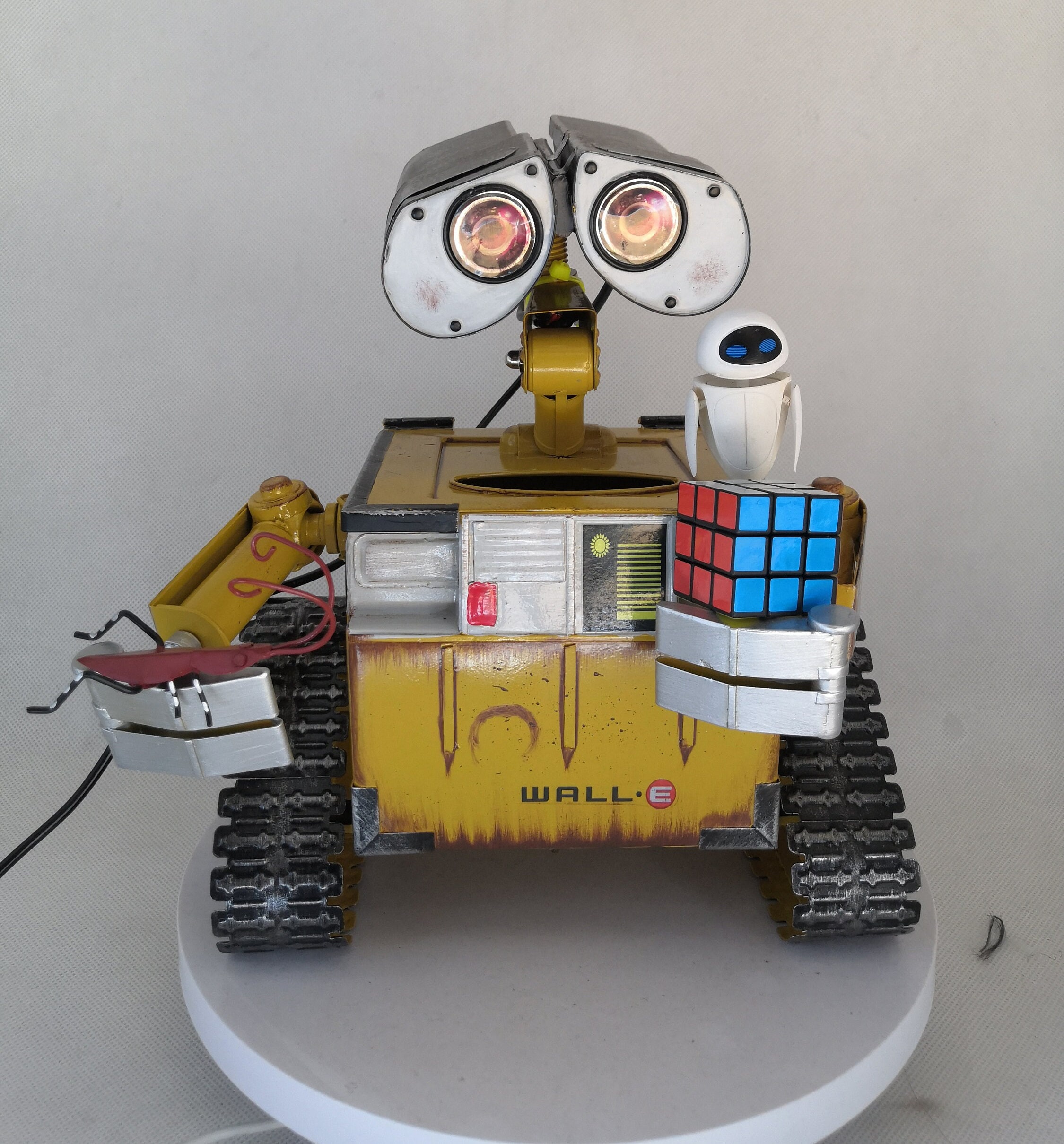 Wall-e Metal Robot Lamp, the Movie Wall.e Robot for Collection, Wall E and  Eve Robot,unique Gift 