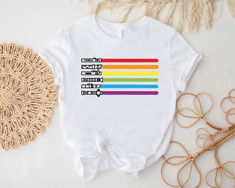 LGBTQ Star Wars Lightsaber Rainbow T-Shirt bild 5