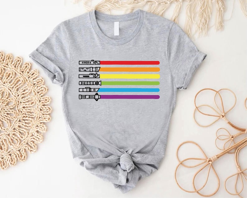 LGBTQ Star Wars Lightsaber Rainbow T-Shirt bild 1