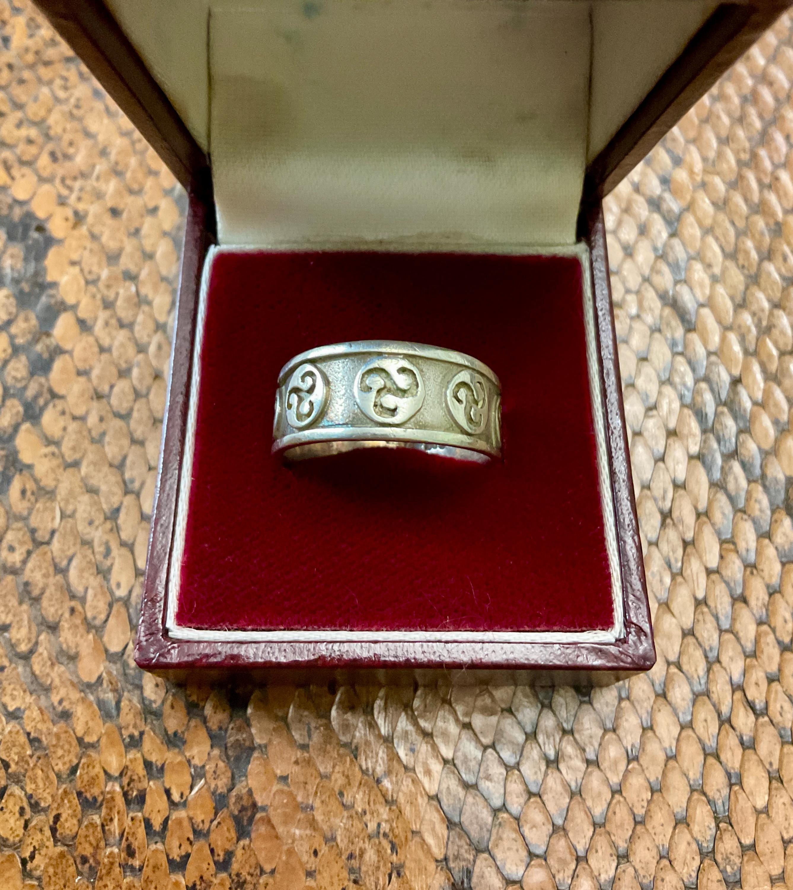 KELT STERLING Vintage Carved Ring - Original Elegant Design - Sterling Silver Jewel - Hallmark - Vintage Large Ring from France -