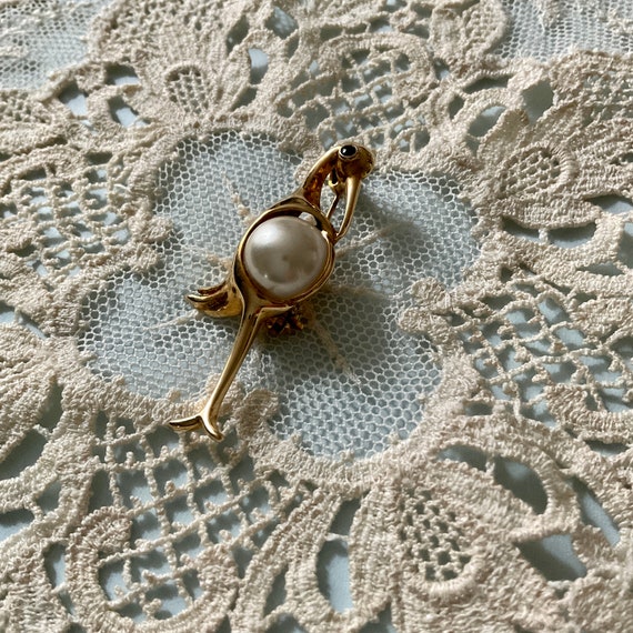 Vintage BIRD Luxe GOLD pLATED PeaRL Sapphire BROO… - image 5