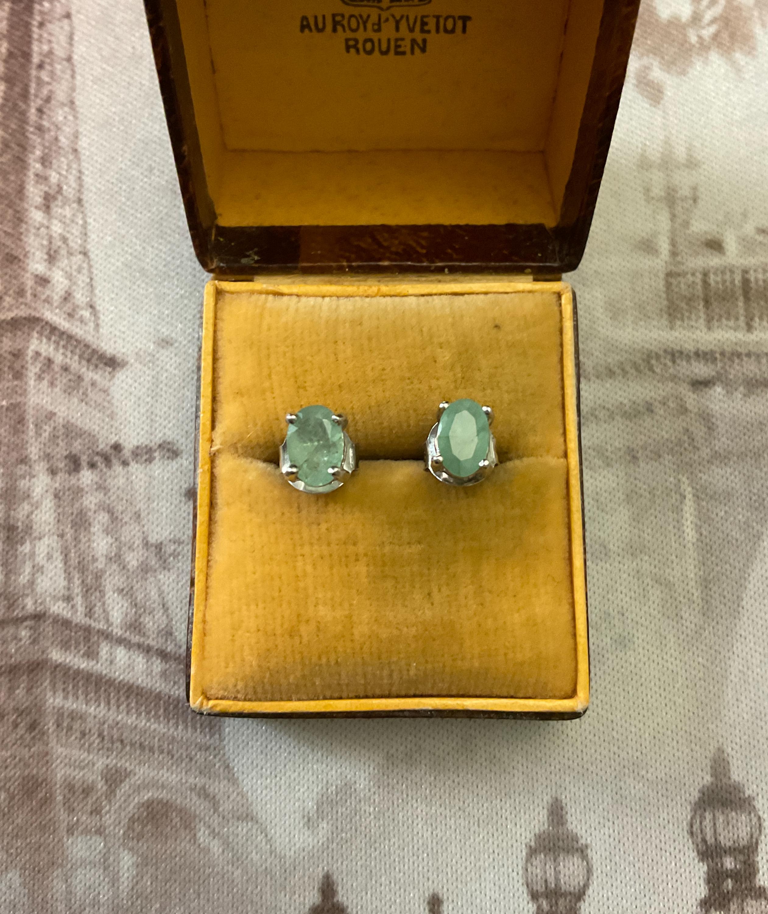 Natural EMERALD white GOLD/STERLING Vintage Earrings - Genuine Emerald Colombian - Sterling Silver - Solitaire Earrings from France