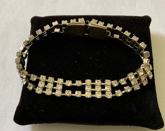 Pulseira vintage banhada a prata com strass, década de 1930 - Joia vintage original banhada a prata - Design elegante - Pulseira vintage da França