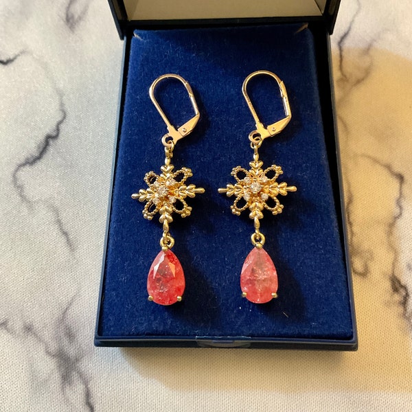 Vintage Ruby GOLD Plated Earrings - VICTORIAN Design Jewel - Beautiful Sparkly Stone - Gold Plated  - Red Stone -  Jewelry from France