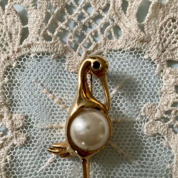 Vintage BIRD Luxe GOLD pLATED PeaRL Sapphire BROO… - image 4