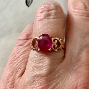 GENUINE RUBY Rose GOLD Sterling Vintage  Ring -  Carved Heart  Design - Natural Stone - Gold/Sterling Silver - Vintage Ring from France
